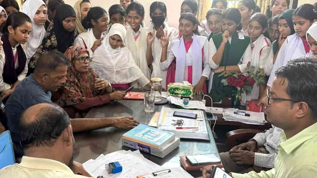 ছাত্রকে মারধর ও কান ধরে ওঠবস, ভ্রাম্যমাণ আদালতে অভিভাবকের কারাদণ্ড