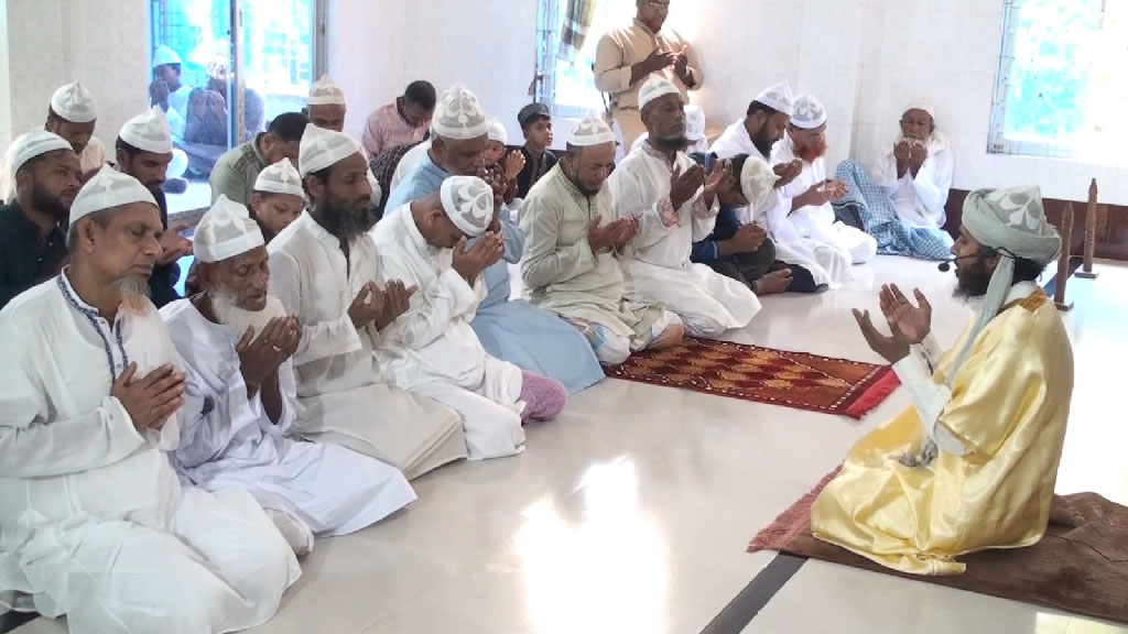 বরিশাল নগরী ও বিভিন্ন উপজেলায় ঈদ উদ্‌যাপন
