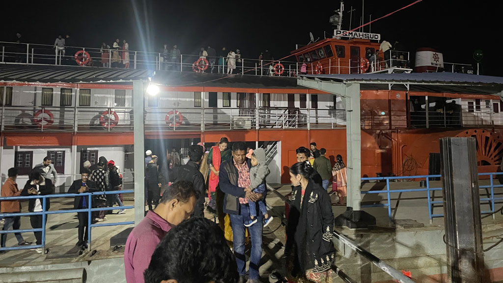 পর্যটক বাড়ছে স্টিমার পিএস মাহসুদে, আশাবাদী বিআইডব্লিউটিসি
