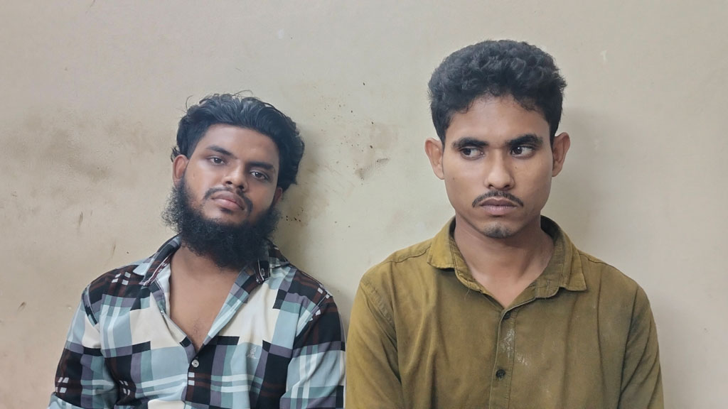 দশমিনায় বাস আটকে চালক-সুপারভাইজারকে মারধর, ৬০ হাজার টাকা লুট