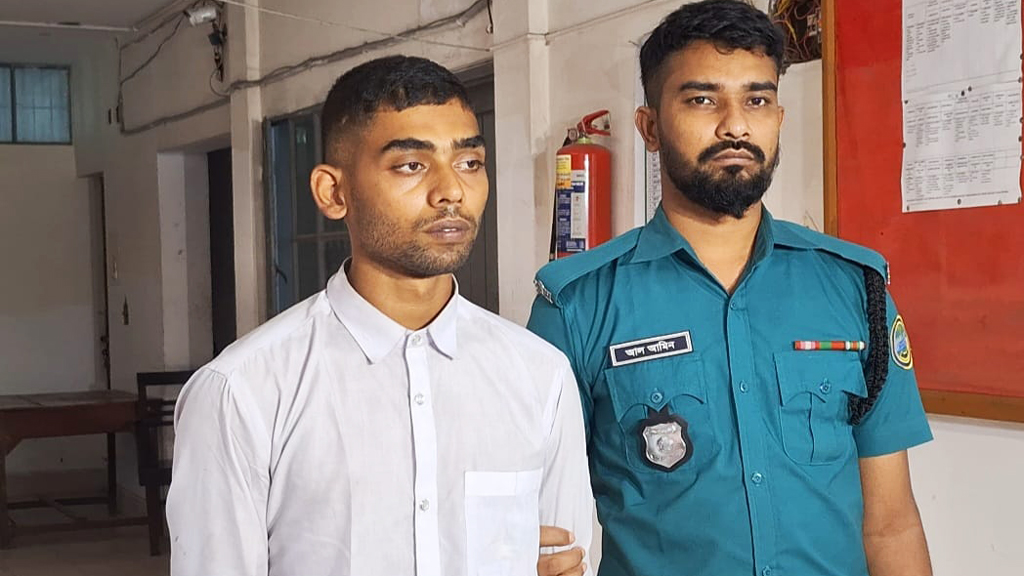 সেনাসদস্য পরিচয়ে টিকটক, বিয়ে করতে গিয়ে ধরা