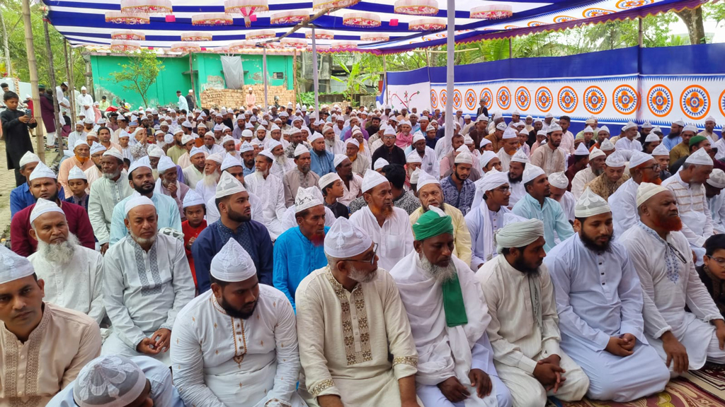 সৌদি আরবের সঙ্গে মিল রেখে বরিশালে ৫ সহস্রাধিক পরিবারের ঈদ উদ্‌যাপন