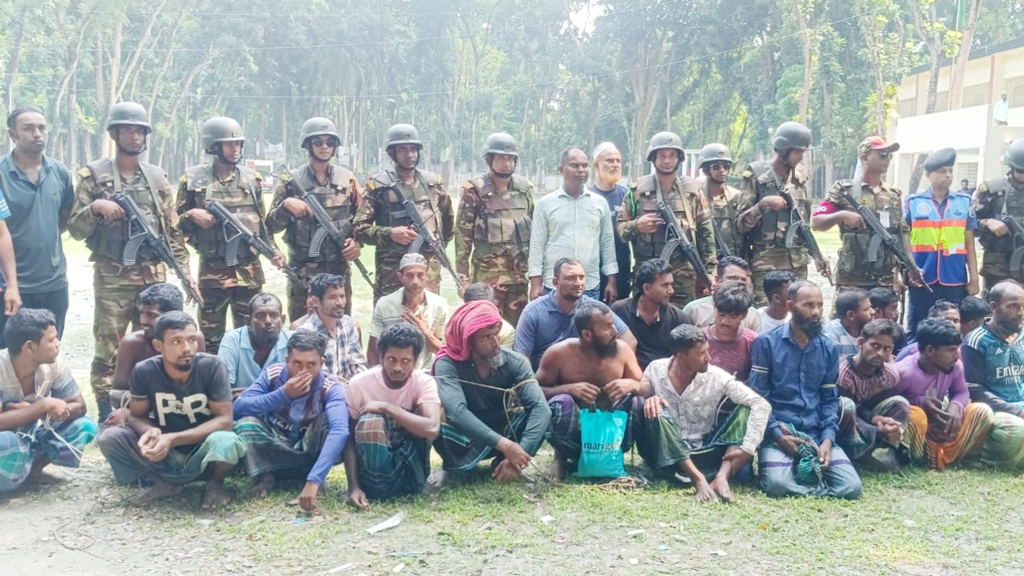 মেঘনায় যৌথ অভিযানে নিষিদ্ধ জালসহ ২৭ জেলে আটক, জরিমানা