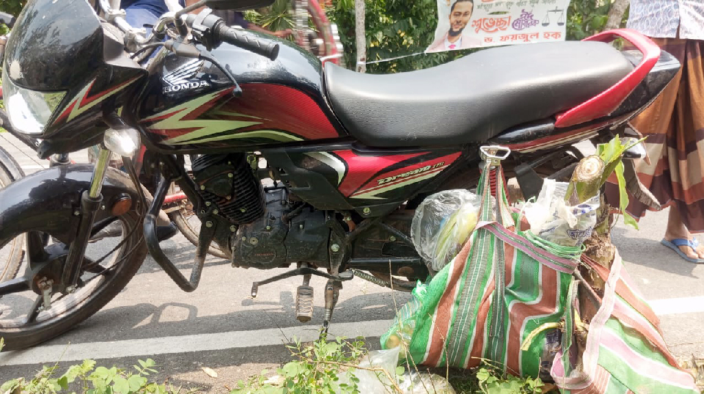 ঈদের ছুটিতে বাড়ি ফেরার পথে ভেকুর ধাক্কায় ব্র্যাক কর্মী নিহত