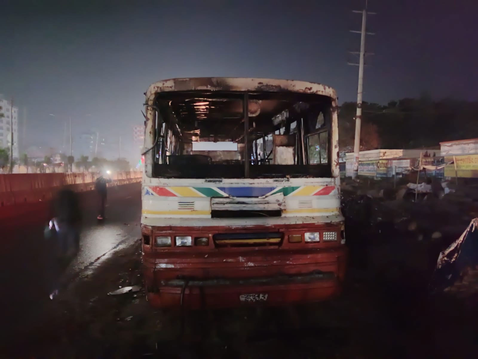 সাভারে থেমে থাকা বাসে আগুন