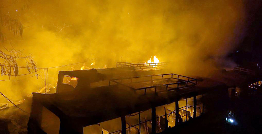 আগুনে পুড়ল ৩ বাস ৪ দোকান