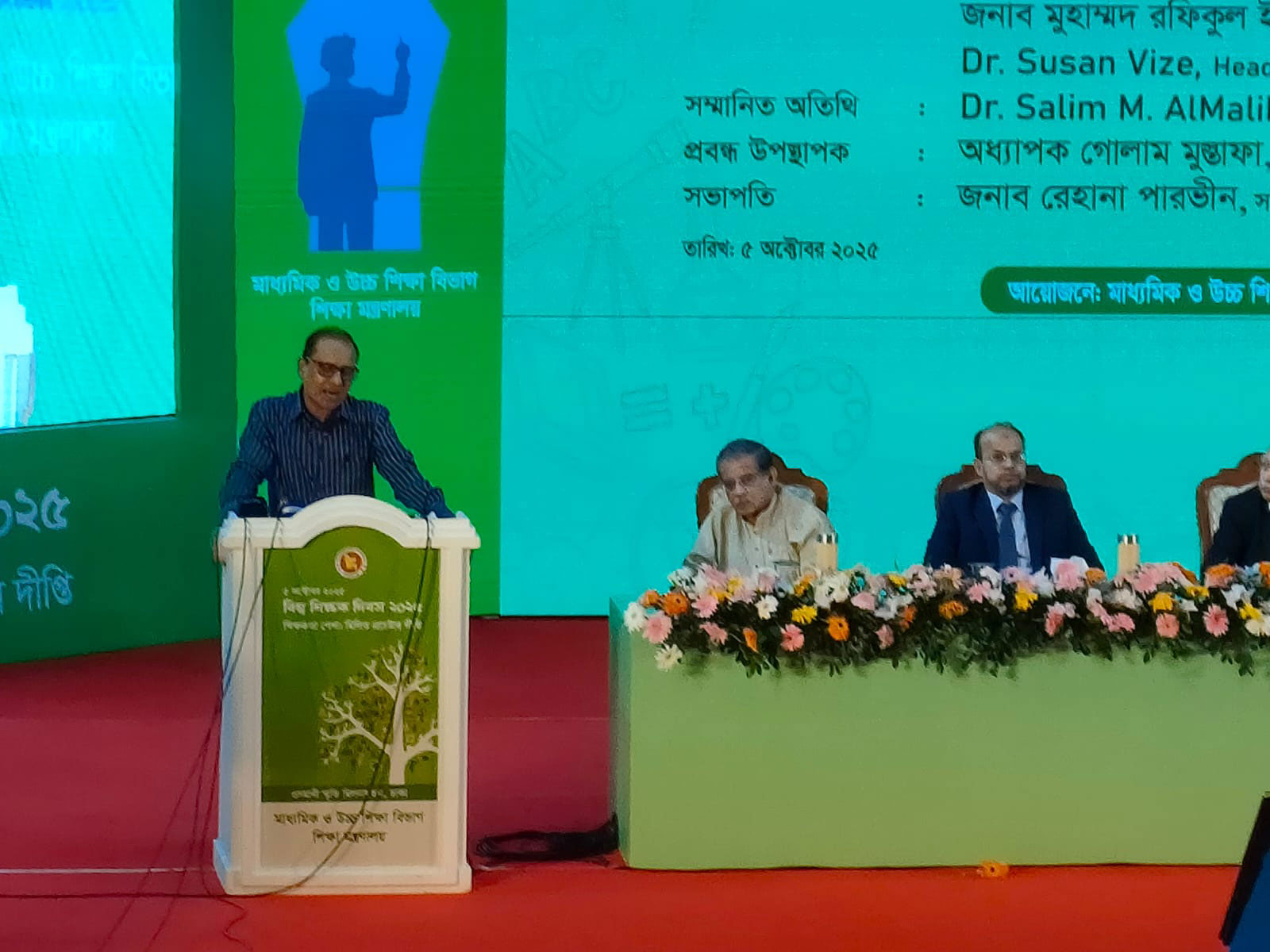শিক্ষকদের সম্মান দিতে চাইলে শুধু মুখের কথায় চিড়া ভিজবে না: গণশিক্ষা উপদেষ্টা
