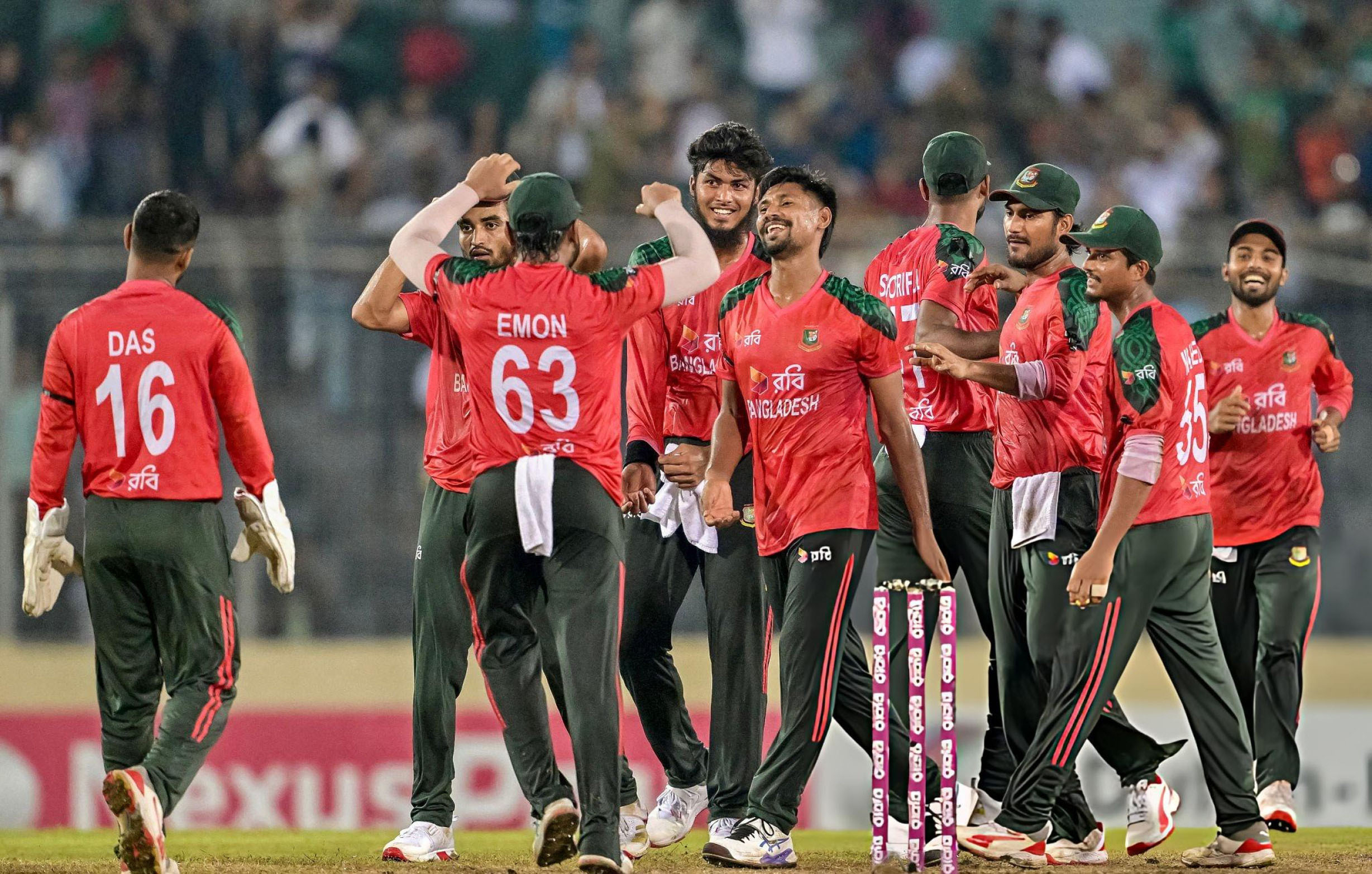 দেশের ক্রিকেটারদের খেলা বন্ধের হুমকি