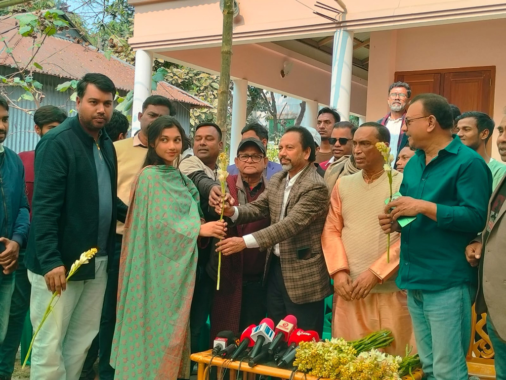 সিরাজগঞ্জে বৈষম্যবিরোধী আন্দোলনের শতাধিক সাবেক নেতার ছাত্রদলে যোগদান