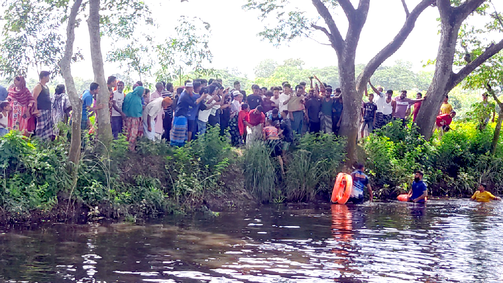 বাঁশের সাঁকো থেকে খালে পড়ে শিশুর মৃত্যু, সাড়ে চার ঘণ্টা পর মিলল মরদেহ