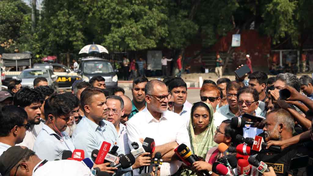 পণ্য পরিবহন চালু রাখতে তৃতীয় টার্মিনালে বিকল্প ব্যবস্থা: বিমান উপদেষ্টা