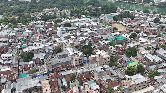 রাজশাহীর ভদ্রা: বস্তির মাদক ঠেকাতে এককাট্টা এলাকাবাসী