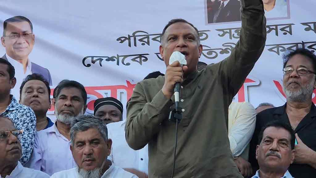 এক দল ডিসেম্বরে সরকার পতন চায়, আরেক স্বৈরাচার ডিসেম্বরে আসতে চায়: বস্ত্র প্রতিমন্ত্রী