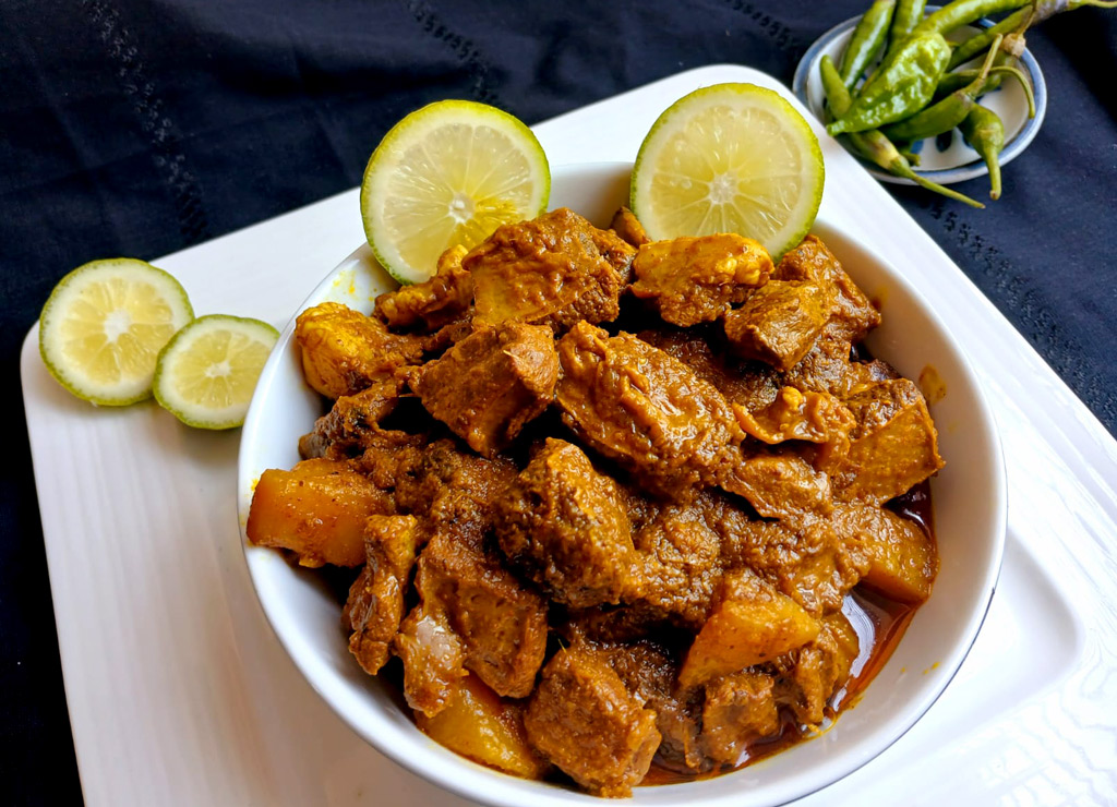 বাটা মসলায় বিফ কলিজা কষা। ছবি: লেখক