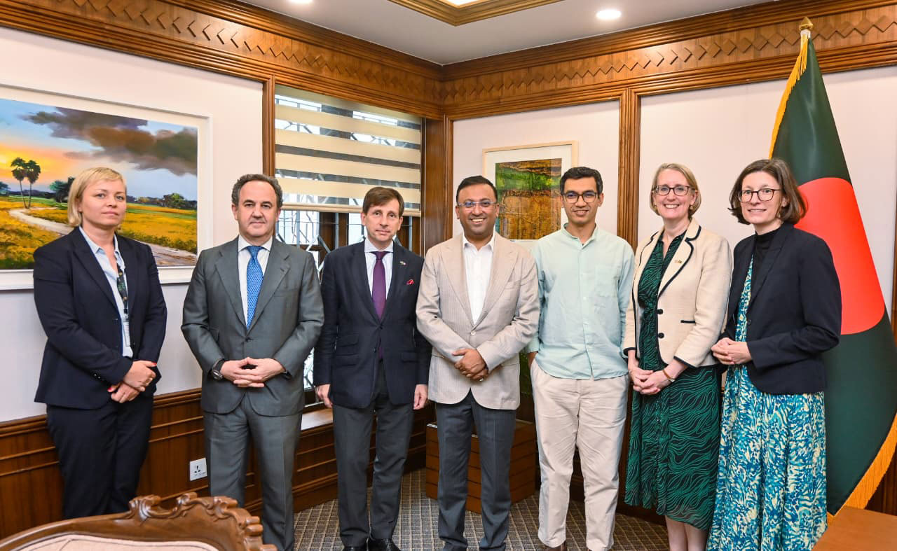 প্রধানমন্ত্রীর পররাষ্ট্র বিষয়ক উপদেষ্টার সঙ্গে ৫ ইউরোপীয় রাষ্ট্রদূতের বৈঠক