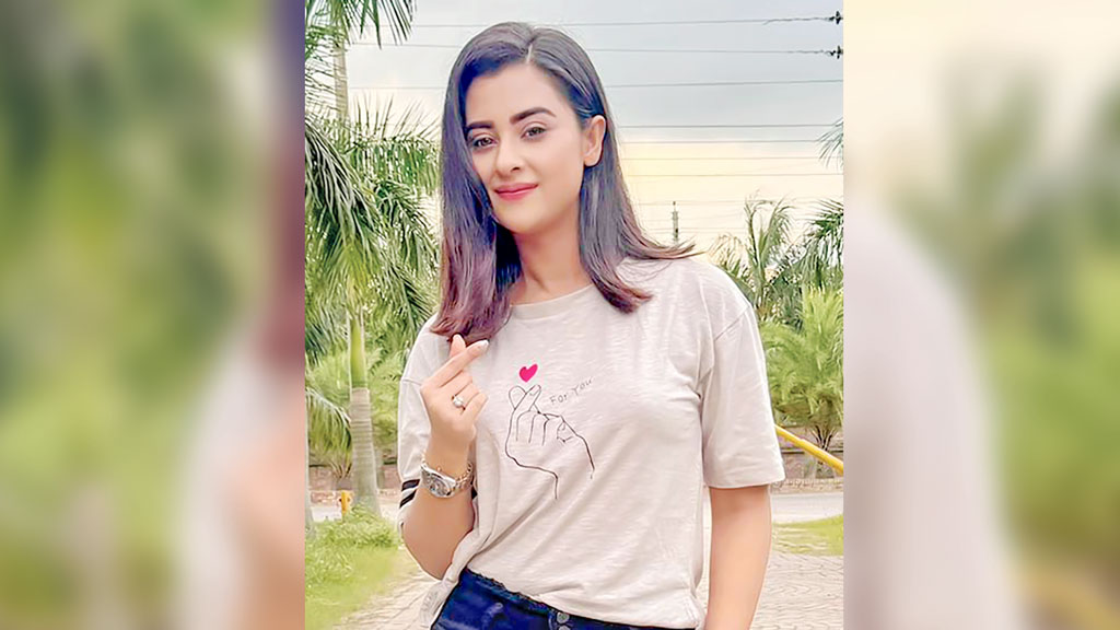 গানের ভিডিওতে বুবলী