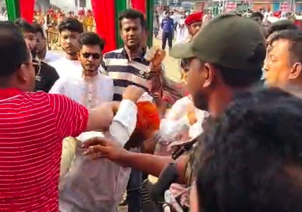 স্বাধীনতা দিবসের অনুষ্ঠানে বিএনপি-জামায়াত হাতাহাতি, আহত ১