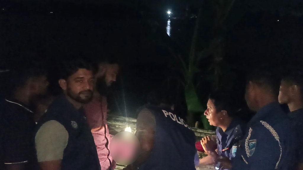 ১০ দিনের শিশুকে বাঁওড়ে ফেলে হত্যার পর কিশোরী মায়ের আত্মহত্যার চেষ্টা