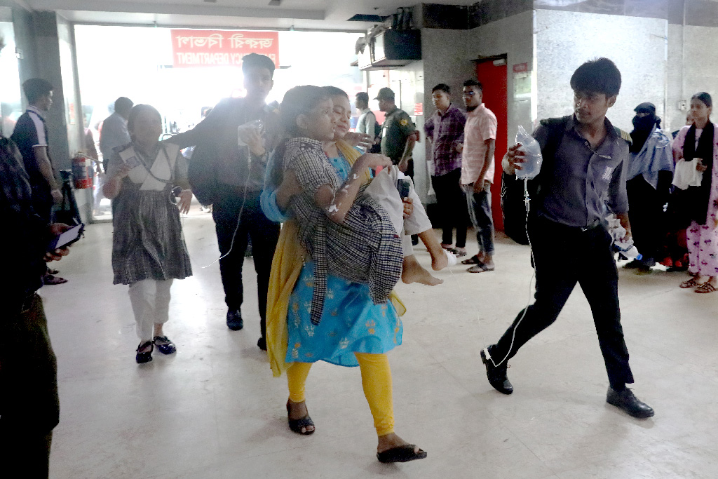 ‘সহ্য করতে পারতেছি না, কেউ ওর জ্বলা বন্ধ করো’