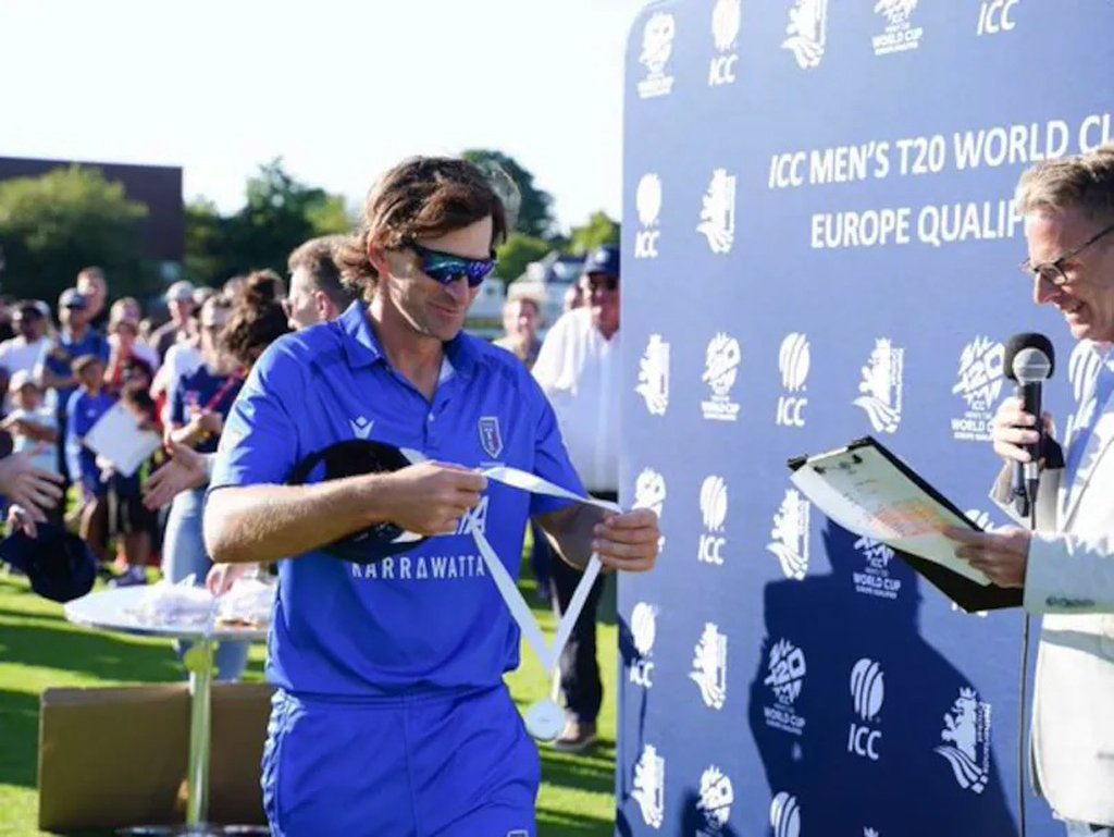 ইতালিকে বিশ্বকাপে নিয়ে বাদ পড়লেন এই ক্রিকেটার