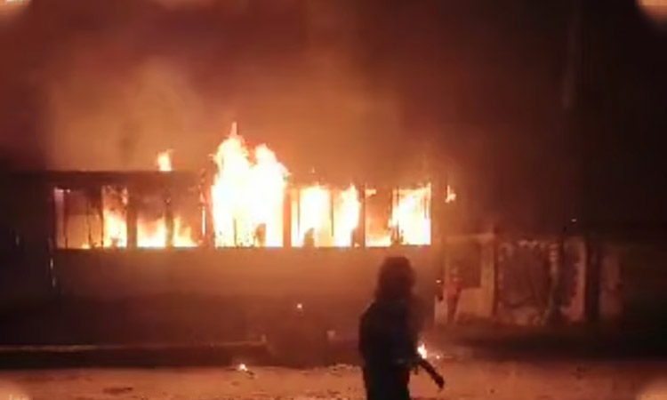 রাজধানীর তিন স্থানে ককটেল বিস্ফোরণ, বাসে আগুন, এক পথচারী আহত