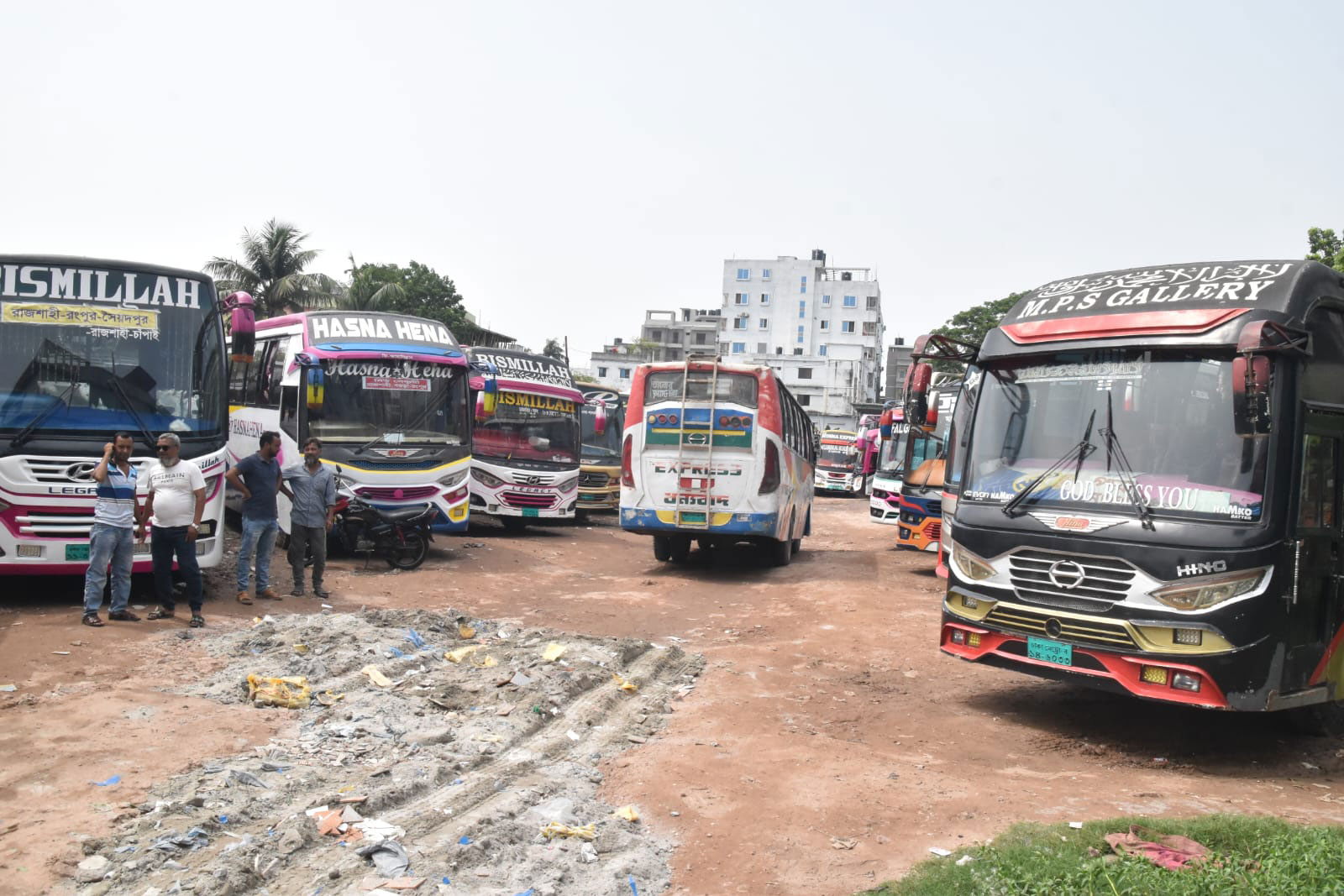 রাজশাহী থেকে সব রুটের বাস চলাচল বন্ধ