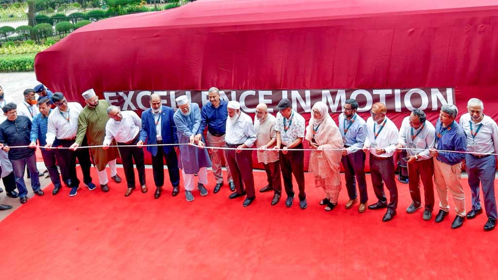 শিক্ষার্থীদের নিরাপদ যাত্রা নিশ্চিতে ইউআইইউতে ১৮ এসি বাস চালু