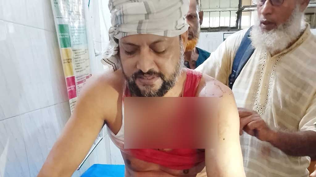 মাদক সেবনে নিষেধ করায় ব্যবসায়ীকে বেধড়ক পিটুনি