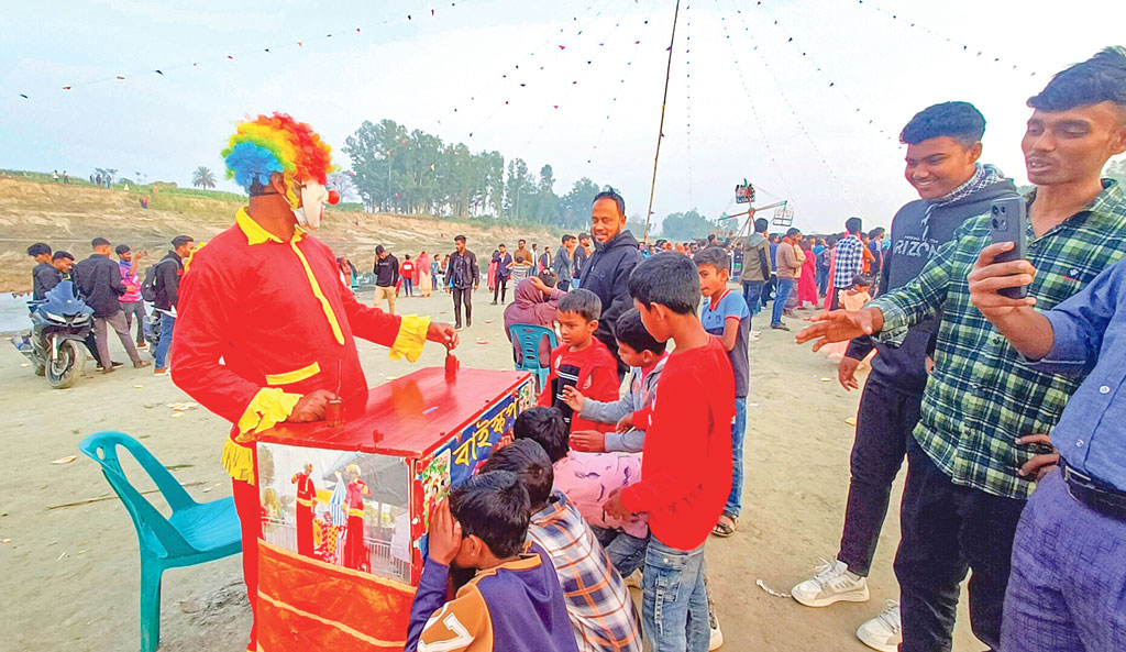 ‘শাকিব খান আইসা গেলো, ঢাকার শহর দেখেন ভালো’