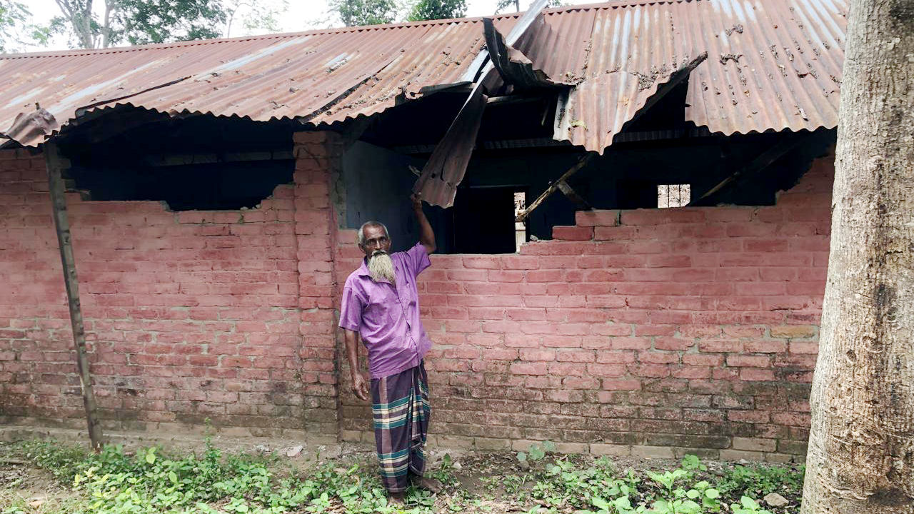 কাপ্তাইয়ের ওয়াগ্গাছড়া চা বাগানে বন্যহাতির আতঙ্ক, ঘরবাড়ি ছাড়ছেন চা শ্রমিকরা