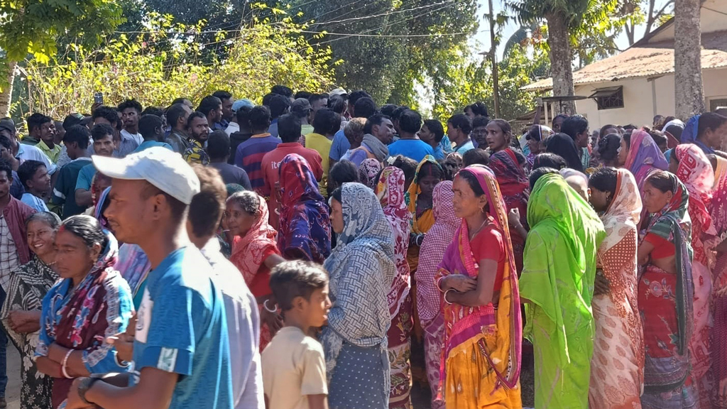 চিকিৎসকের অবহেলায় শিশুমৃত্যুর অভিযোগ, চা-শ্রমিকদের বিক্ষোভ