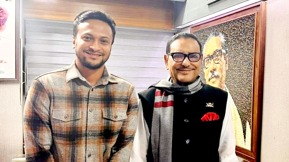 শেখ হাসিনার রাজনৈতিক কার্যালয়ে কাদেরের সঙ্গে রুদ্ধদ্বার বৈঠক করলেন সাকিব