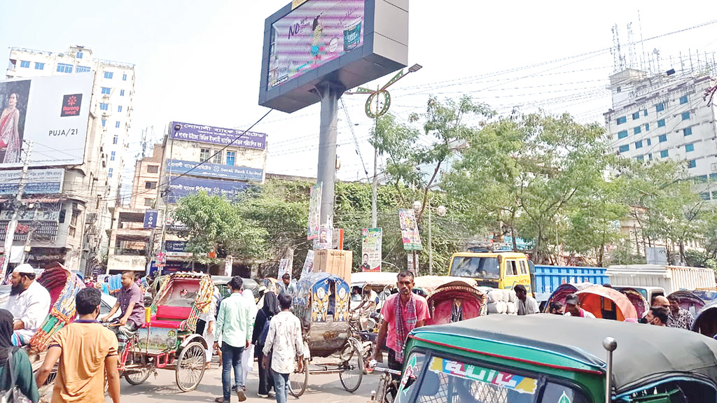 পথচারীরাই ‘ট্রাফিক পুলিশ’