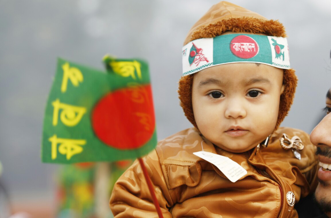 বিজয়ের দিনে শ্রদ্ধার ফুলে ভরে উঠল স্মৃতির মিনার