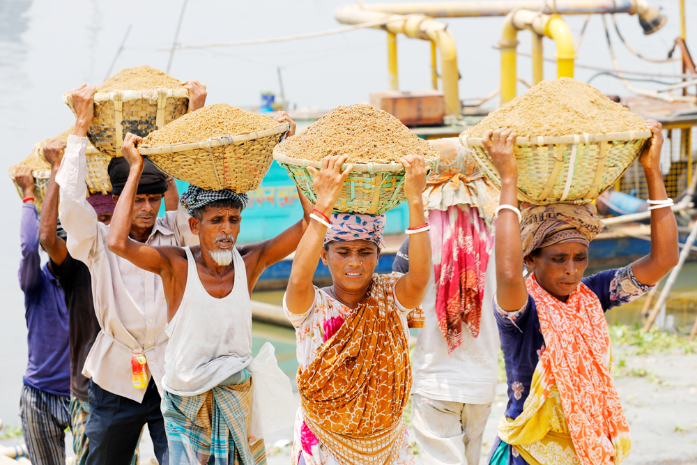 শ্রমিকদের ন্যায্য দাবি–দাওয়া আর শোষণ-বঞ্চনার শেষ নেই এখনো। ছবি: মেহেদী হাসান