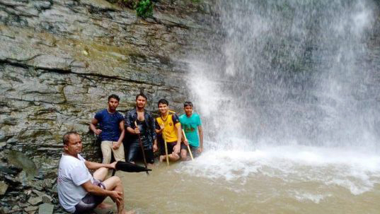 পাহাড়ি ঝরনায় ৯ শিক্ষার্থী অপহরণ, সর্বস্ব দিয়ে মিলেছে মুক্তি