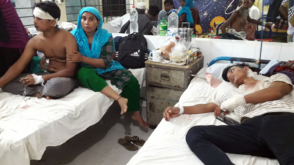 মাদারীপুরে জমি নিয়ে দ্বন্দ্ব  হামলায় আহত ৯