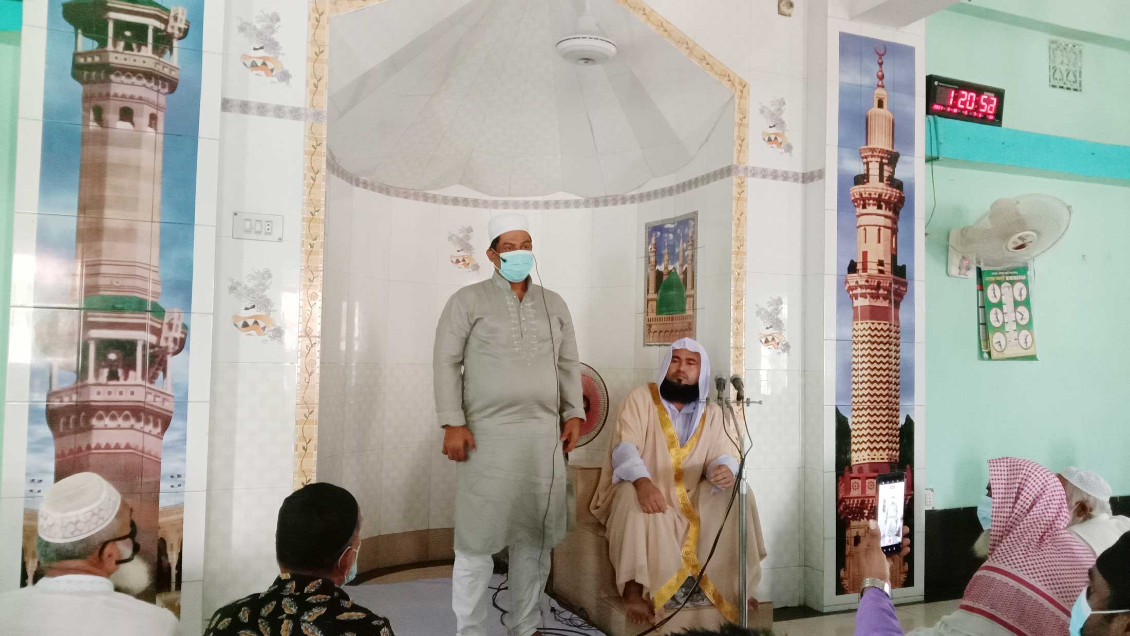 জুমার নামাজে বঙ্গবন্ধুর জন্য দোয়া চাইলেন ওসি