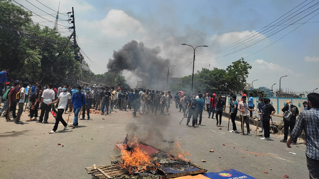 নাশকতার মামলায় আজ আমীর খসরুসহ ৪২৩ জন কারাগারে, ১২ জন রিমান্ডে