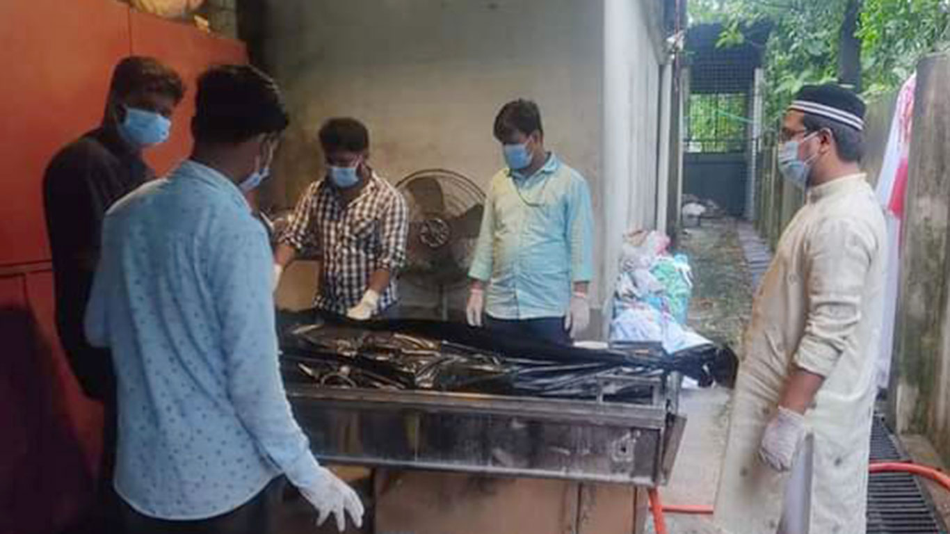 এক দিনে ১৯ করোনা রোগীর মরদেহ কর্ণফুলীর গাউছিয়া কমিটির কাঁধে