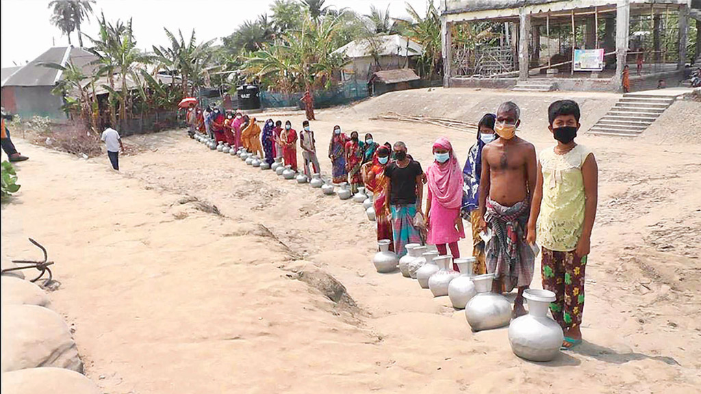 বিশুদ্ধ পানির জন্য হাহাকার