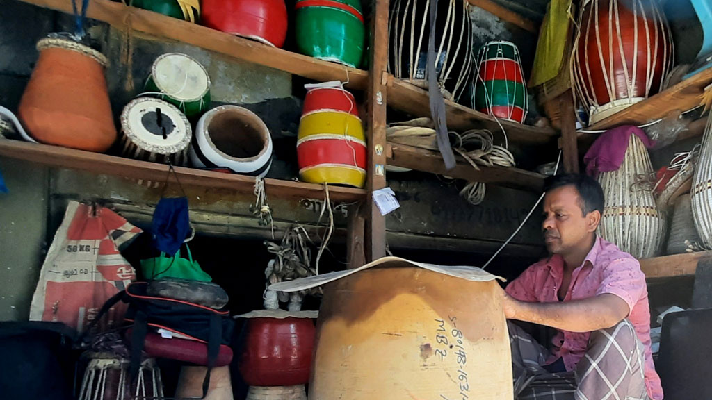 ব্যস্ততা বেড়েছে ঋষিদের