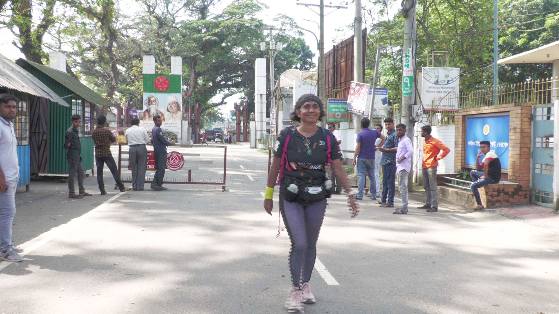 হেঁটে কলকাতা থেকে ঢাকার পথে গীতা বালাকৃষ্ণ