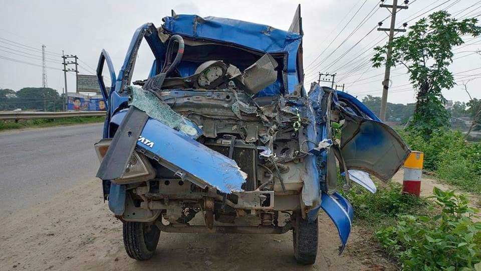 ভালুকায় সড়ক দুর্ঘটনায় নিহত ২, আহত ১ 