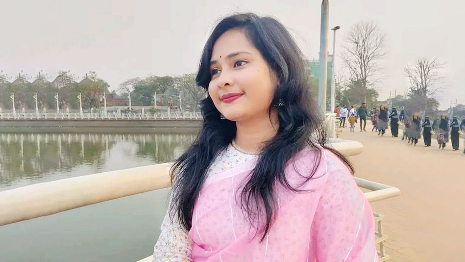 হোস্টেল কক্ষে বিশ্ববিদ্যালয় শিক্ষার্থীর ঝুলন্ত লাশ