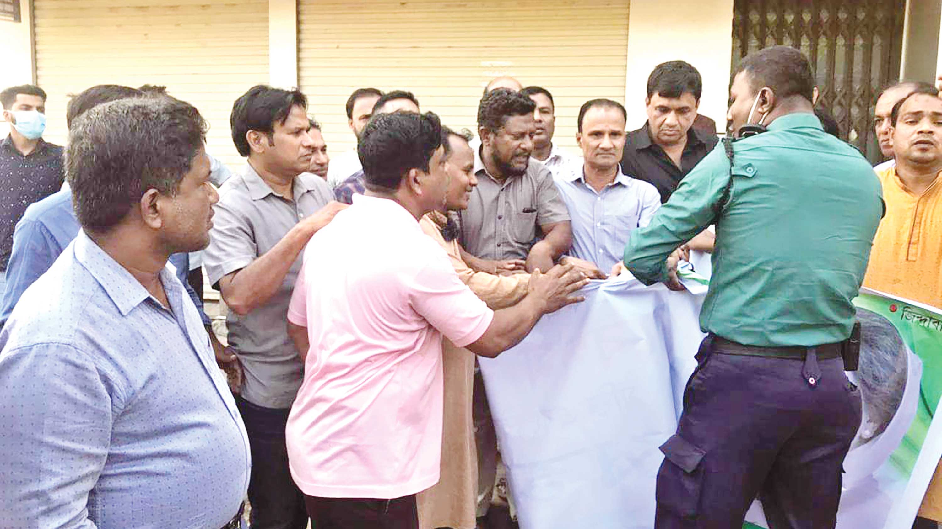 পুলিশি বাধায় পণ্ড বিএনপির সমাবেশ