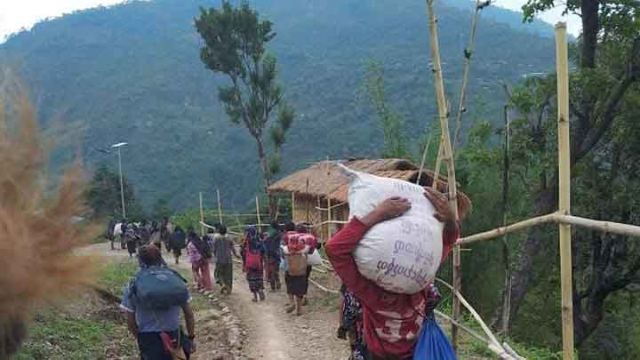 ভারত সীমান্তে মিয়ানমারের হাজারো নাগরিক