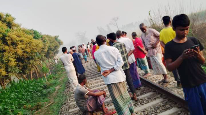 নীলফামারীতে ট্রেনে কাটা পড়ে যুবকের মৃত্যু