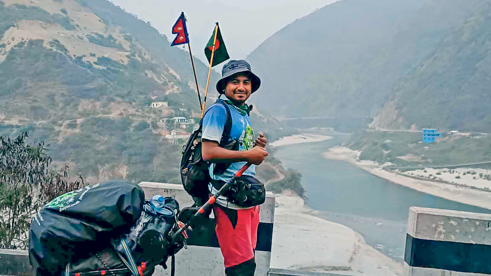 হেঁটে বিশ্বভ্রমণ: দেশ বদলায়, মানুষের আন্তরিকতা বদলায় না
