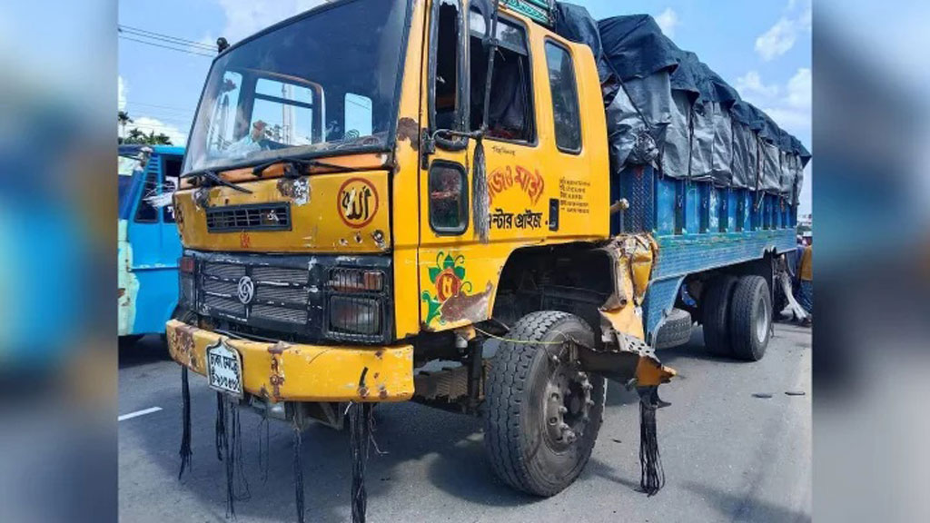 ত্রিশালে সড়ক দুর্ঘটনা: ঘাতক ট্রাকচালকের লাইসেন্স ছিল না